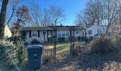 Pre-foreclosure in  S ROOSEVELT DR Evansville, IN 47714