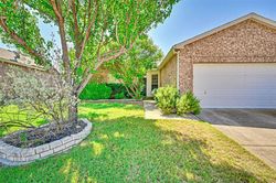 Pre-foreclosure in  HOBBLE CT Grand Prairie, TX 75052