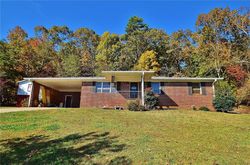 Pre-foreclosure in  BEVERLY RD Gainesville, GA 30501