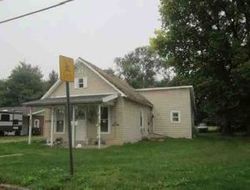 Pre-foreclosure in  RIVERSIDE AVE Defiance, OH 43512