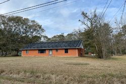 Pre-foreclosure Listing in MANINA LN TICKFAW, LA 70466