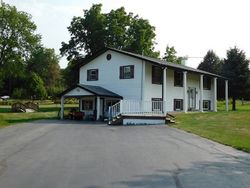 Pre-foreclosure in  FERN HILL RD Belvidere, IL 61008