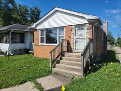 Pre-foreclosure in  WOOD ST Harvey, IL 60426