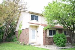 Pre-foreclosure Listing in ROSNER DR ROSELLE, IL 60172
