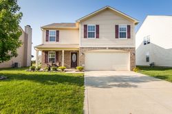 Pre-foreclosure in  DEERCREST LN Indianapolis, IN 46239