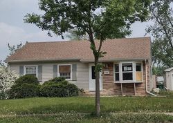 Pre-foreclosure in  BERNARD DR Buffalo Grove, IL 60089