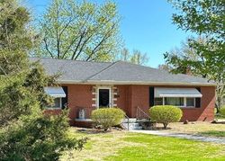 Pre-foreclosure in  VANDALIA ST Collinsville, IL 62234