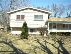 Pre-foreclosure in  BERKSHIRE DR Crystal Lake, IL 60014
