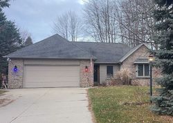 Pre-foreclosure in  RICHARDS DR Port Huron, MI 48060