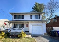 Pre-foreclosure in  MAPLE AVE Brick, NJ 08724