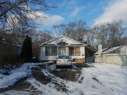 Pre-foreclosure in  MAPLE LN Medford, NY 11763