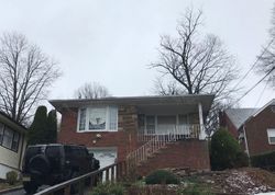 Pre-foreclosure in  OAKDENE AVE Ridgefield, NJ 07657