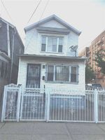 Pre-foreclosure in  89TH AVE Jamaica, NY 11432