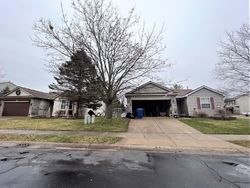 Pre-foreclosure in  PRINCETON DR Waterford, MI 48327