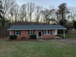 Pre-foreclosure in  ROLLING HILL DR Reidsville, NC 27320