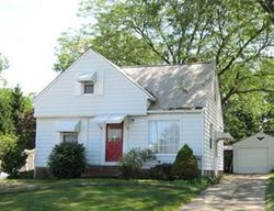 Pre-foreclosure in  ROBINHOOD DR Willoughby, OH 44094