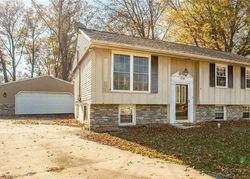 Pre-foreclosure in  OAKWOOD DR Vermilion, OH 44089