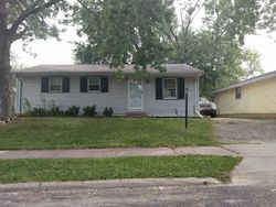 Pre-foreclosure in  W CASTLETON RD Peoria, IL 61615