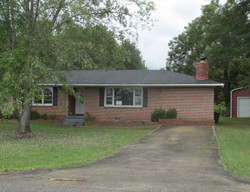 Pre-foreclosure in  RABBITTOWN RD Gadsden, AL 35905