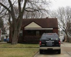 Pre-foreclosure in  SOUTHWESTERN HWY Redford, MI 48239