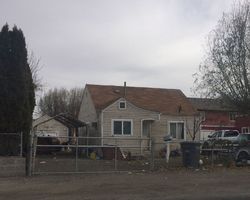 Pre-foreclosure in  S 13TH ST Sunnyside, WA 98944