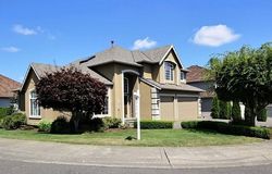 Pre-foreclosure in  SE 253RD PL Kent, WA 98042