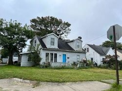 Pre-foreclosure in  DAVIES AVE Akron, OH 44306