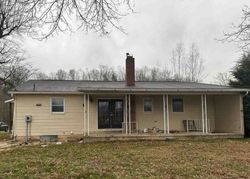 Pre-foreclosure Listing in HORSE VALLEY RD EAST WATERFORD, PA 17021