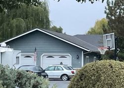 Pre-foreclosure in  DELLWOOD DR Grants Pass, OR 97526
