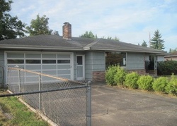 Pre-foreclosure in  EDGEWOOD AVE NE Salem, OR 97301