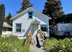 Pre-foreclosure in  MCPHERSON ST North Bend, OR 97459