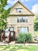 Pre-foreclosure in  ROZELLE AVE Cleveland, OH 44112