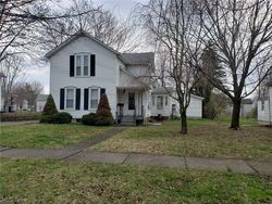 Pre-foreclosure in  MIDDLE ST Wellington, OH 44090