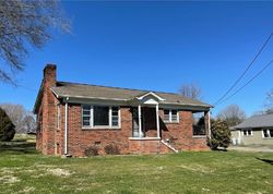 Pre-foreclosure in  2ND AVE NE Catawba, NC 28609