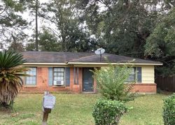 Pre-foreclosure in  GREENLAWN DR Mobile, AL 36605