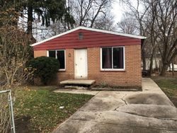 Pre-foreclosure in  KNOLLWOOD AVE Lansing, MI 48906