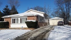 Pre-foreclosure in  GENTRY ST Park Forest, IL 60466