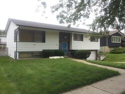 Pre-foreclosure in  HEMLOCK AVE Gary, IN 46403