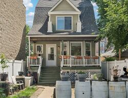 Pre-foreclosure in  N ASHLAND AVE Chicago, IL 60640