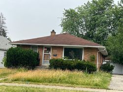 Pre-foreclosure in  LEITH AVE Waukegan, IL 60085