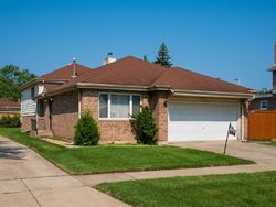 Pre-foreclosure in  49TH AVE Bellwood, IL 60104