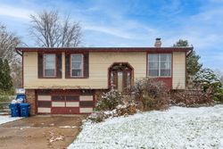 Pre-foreclosure in  S 10TH AVE Saint Charles, IL 60174