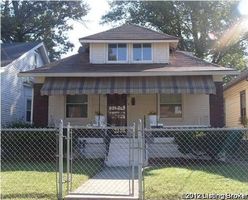 Pre-foreclosure in  S 42ND ST Louisville, KY 40211