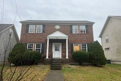 Pre-foreclosure in  RUSSELL LEE DR Louisville, KY 40211