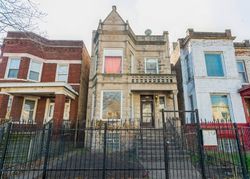 Pre-foreclosure in  W ADAMS ST Chicago, IL 60624