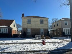 Pre-foreclosure in  NORFOLK AVE Westchester, IL 60154
