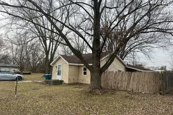 Pre-foreclosure Listing in COTTAGE AVE HUNTINGTON, IN 46750