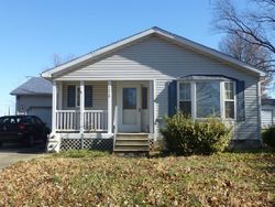 Pre-foreclosure in  N MULBERRY ST Mount Carmel, IL 62863