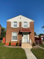 Pre-foreclosure in  S MOZART ST Chicago, IL 60629