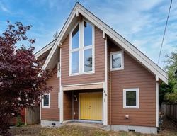 Pre-foreclosure in  NE 100TH ST Seattle, WA 98125